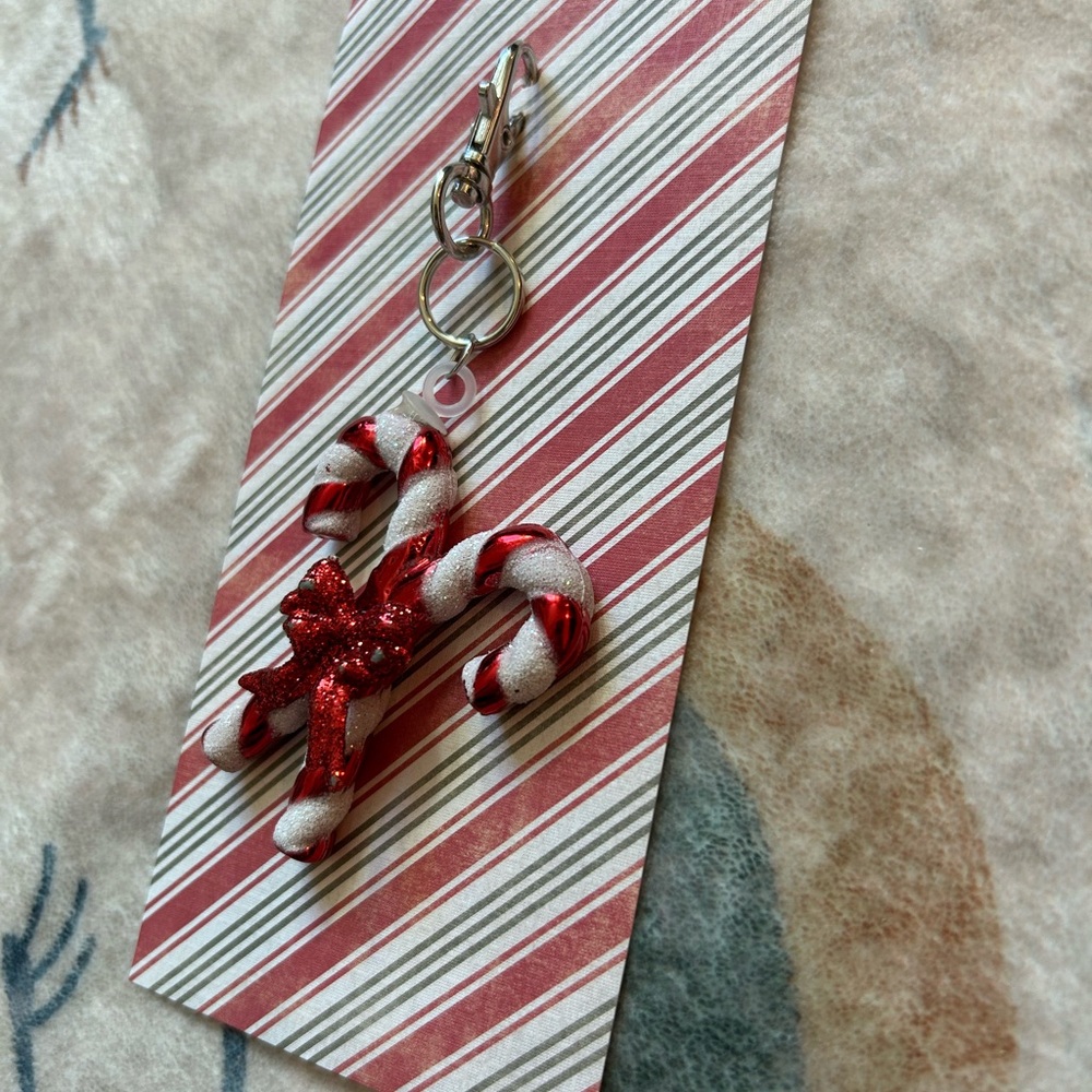 Candy Cane Keychain - Picture 5 of 7